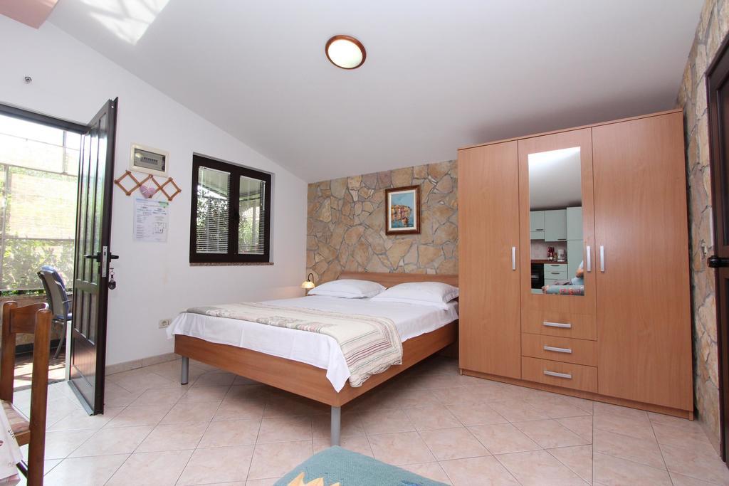 Apartments Marlina Ровин Екстериор снимка