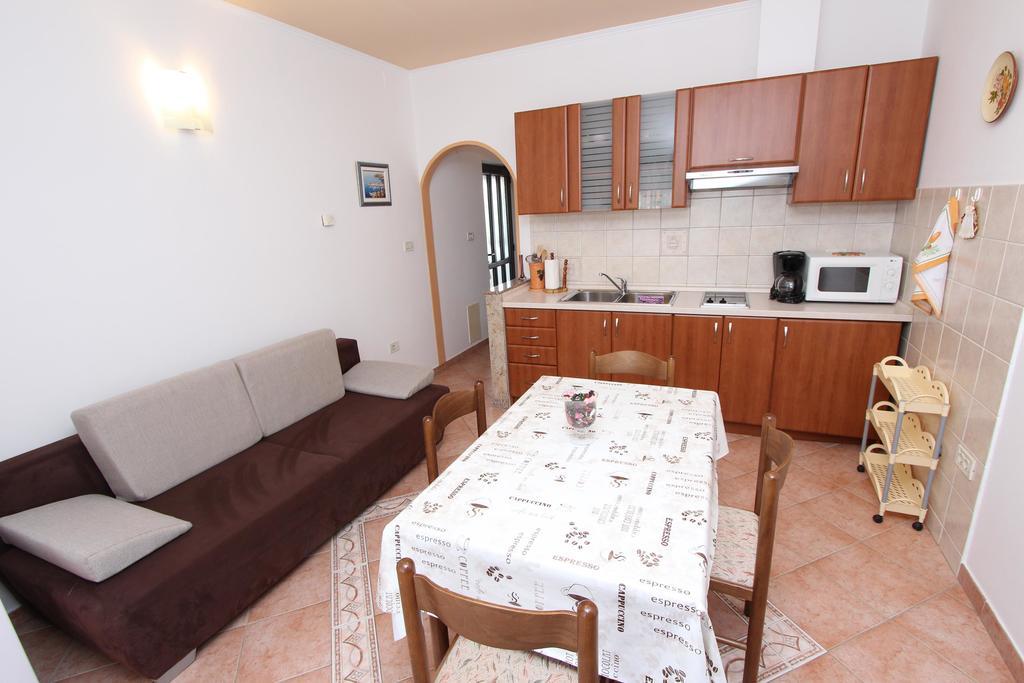 Apartments Marlina Ровин Екстериор снимка