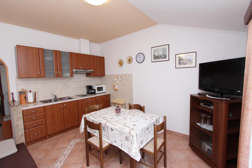 Apartments Marlina Ровин Екстериор снимка
