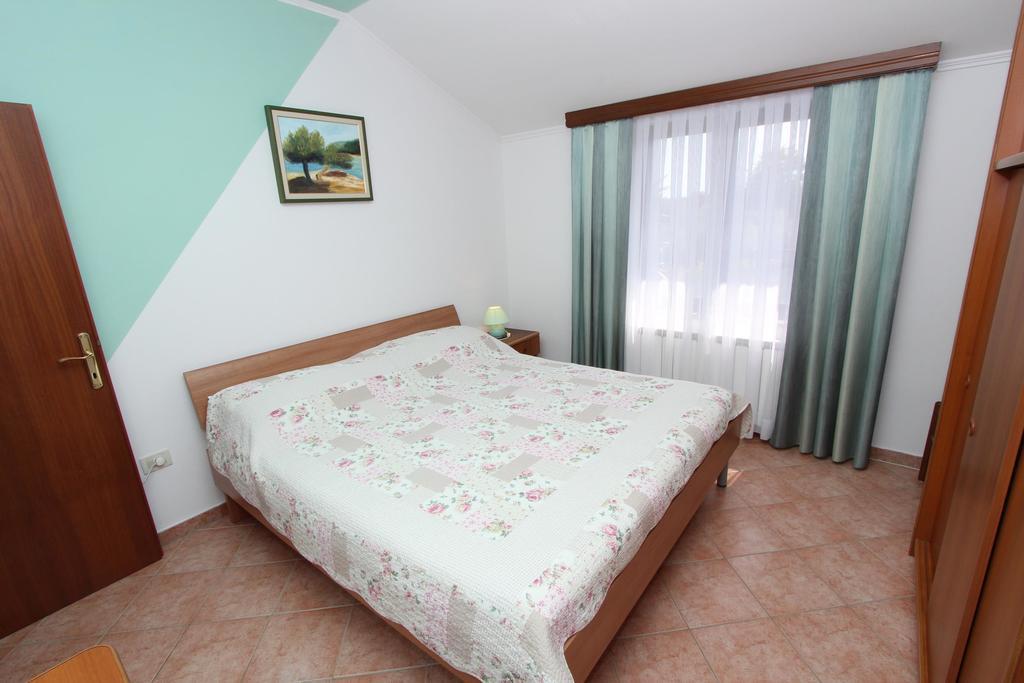 Apartments Marlina Ровин Екстериор снимка