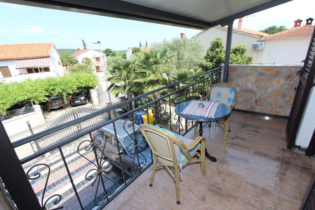 Apartments Marlina Ровин Екстериор снимка