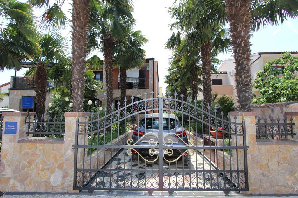 Apartments Marlina Ровин Екстериор снимка
