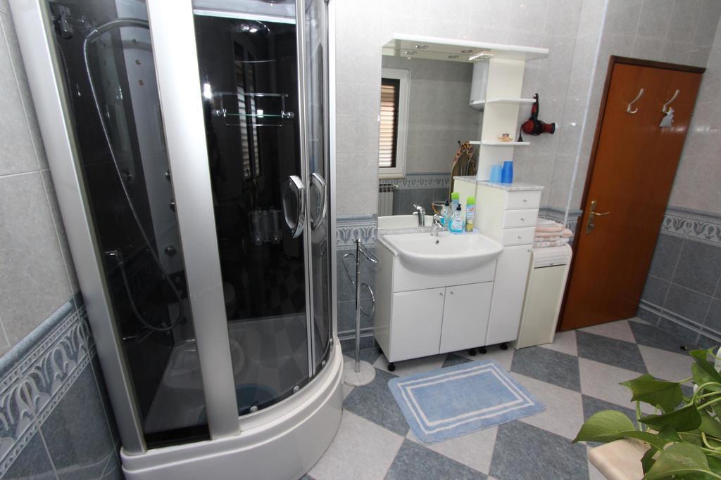 Apartments Marlina Ровин Екстериор снимка