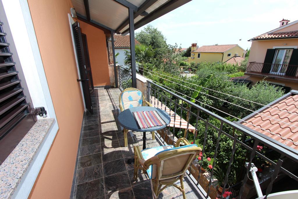 Apartments Marlina Ровин Екстериор снимка