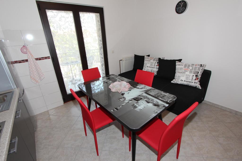 Apartments Marlina Ровин Екстериор снимка