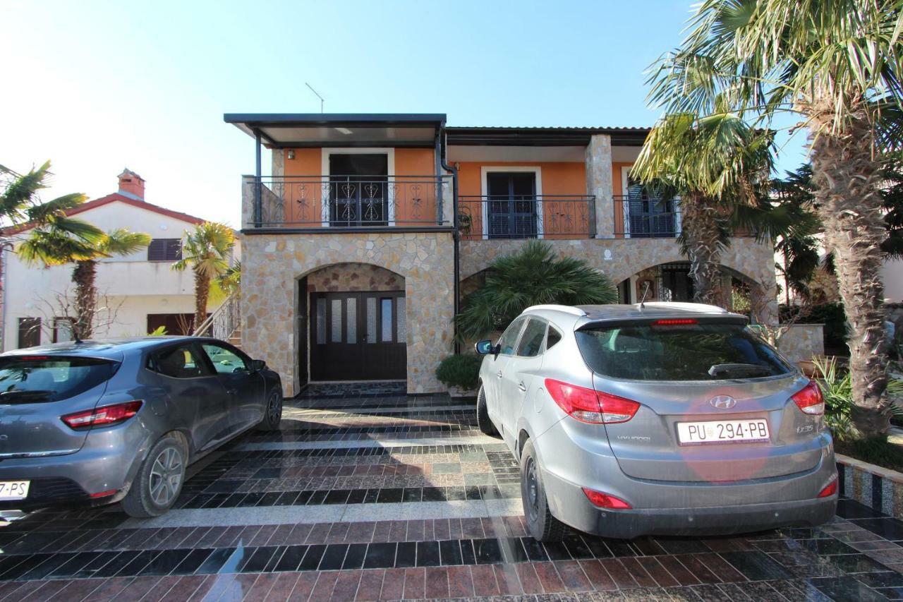 Apartments Marlina Ровин Екстериор снимка